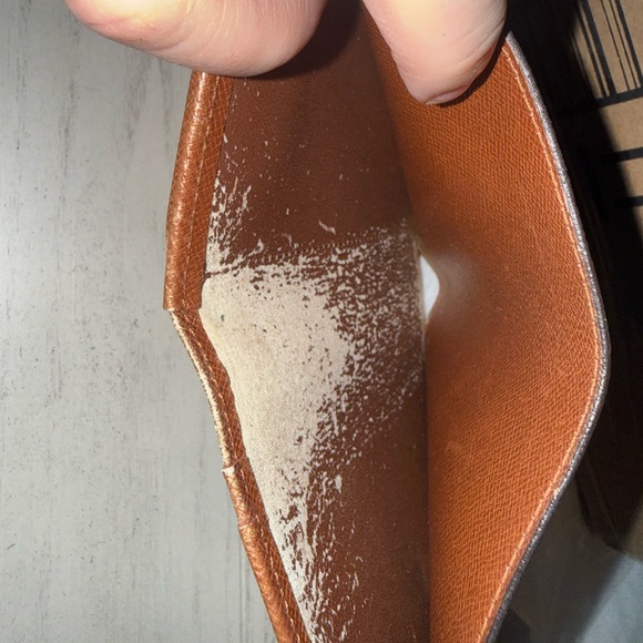 Louis Vuitton Monogram Kisslock Compact Wallet - Picture 12 of 16